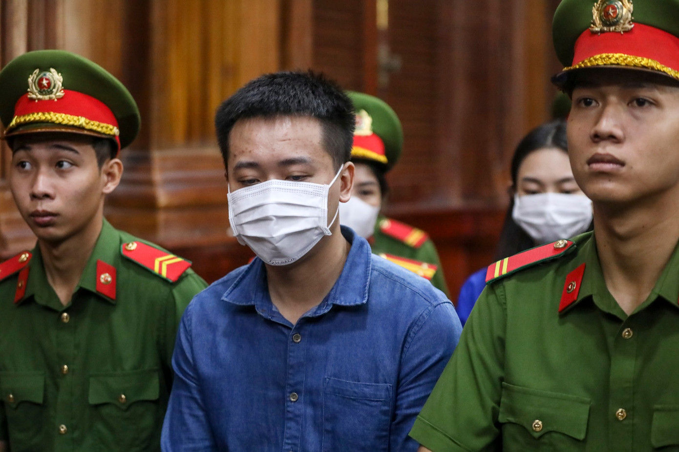 Quang Linh Vlog tại phiên toà.