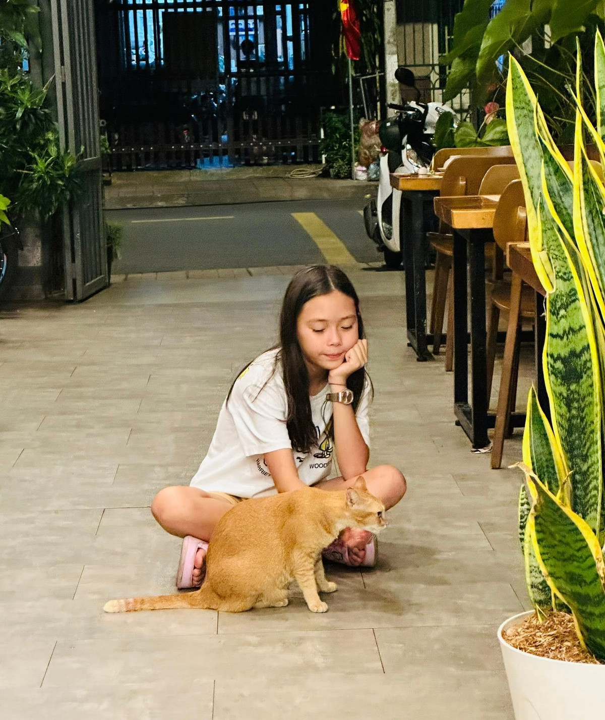 Mỗi lần xuất hiện, cô bé đều gây được thiện cảm với khán giả. Ảnh: FB Doan Trang