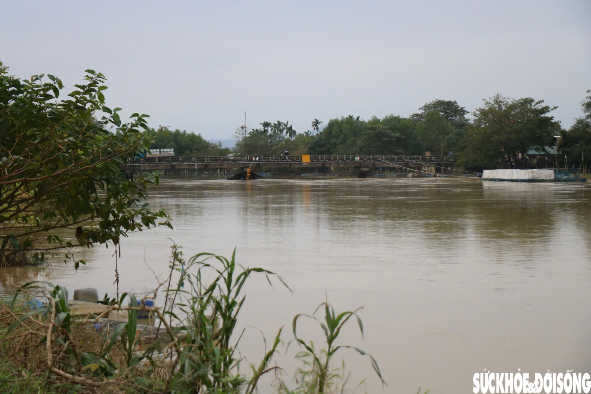 Người dân Huế gửi nhu yếu phẩm vào tâm lũ Đắk Lắk dù vừa trải qua 4 đợt lũ - 1