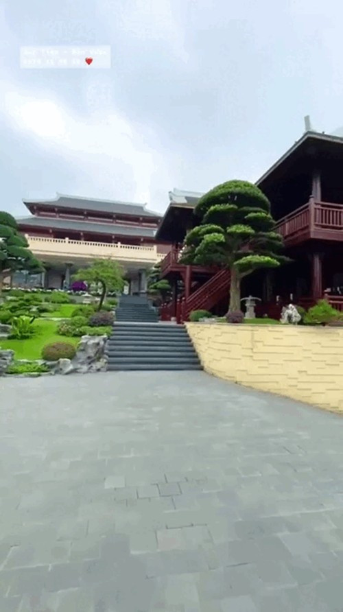 Cận cảnh biệt thự đồ sộ của trưởng thôn trẻ amp;#34;giàu nhất Việt Namamp;#34; - 6