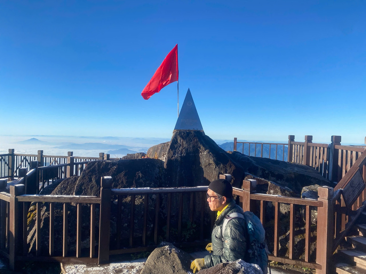 Trời có nắng nhưng thời tiết vẫn lạnh. Ảnh: Lan Hương.