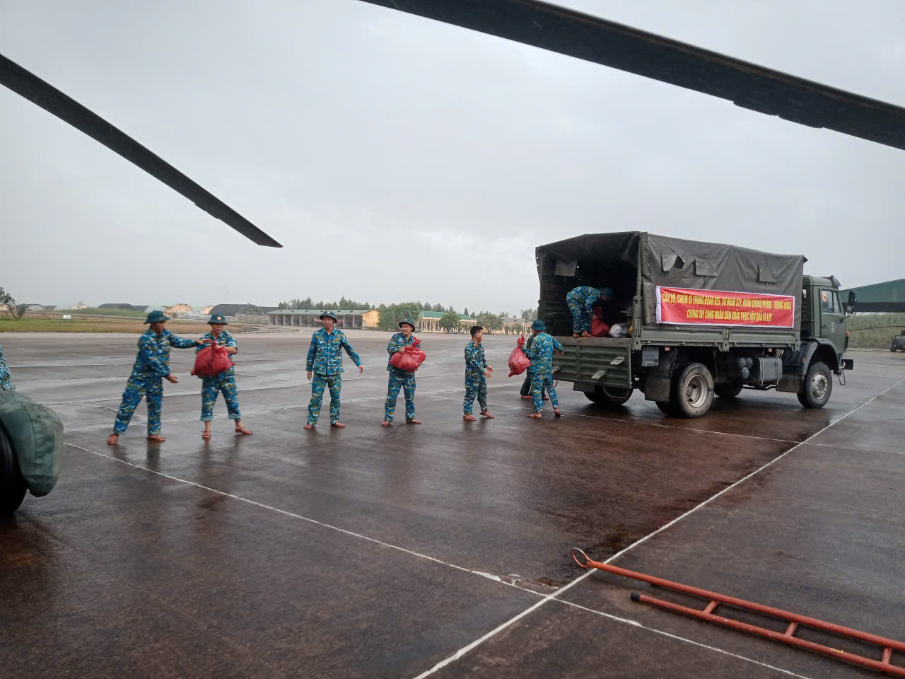  Ảnh: Sư đoàn 372 (Quân chủng Phòng không - Không quân)