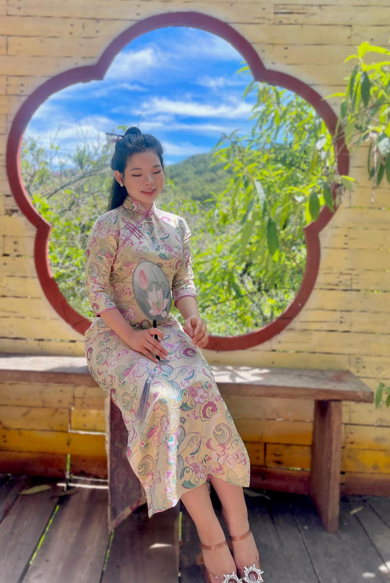 Con gái Thanh Thanh Hiền 21 tuổi có nhan sắc nữ tính với mái tóc dài dịu dàng không thua kém mẹ - 3