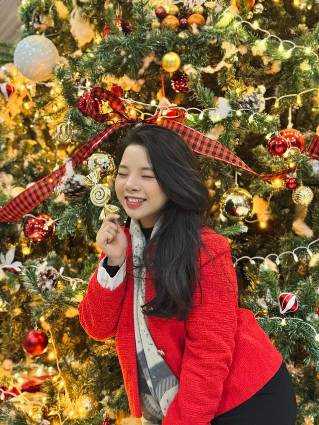 Con gái Thanh Thanh Hiền 21 tuổi có nhan sắc nữ tính với mái tóc dài dịu dàng không thua kém mẹ - 5