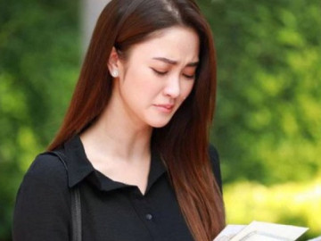 'Mày có ăn có học, xem đơn ly hôn này viết như vậy được chưa?'