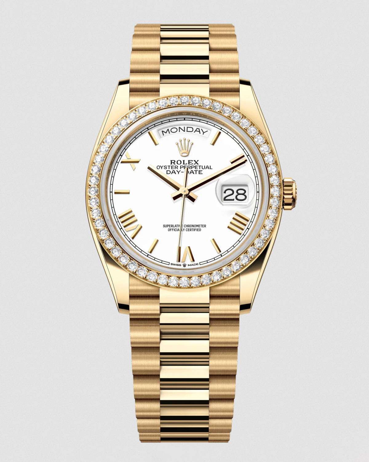 Thiết kế Rolex Day-Date Oyster vàng 18K đính kim cương có giá 57.300 USD (hơn 1,5 tỷ đồng), khả năng dự trữ năng lượng xấp xỉ 70 giờ, chống nước ở độ sâu 100 mét.