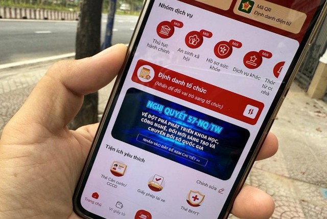 Hiện nay người dân đăng ký thường trú bằng cách đăng nhập VNeID