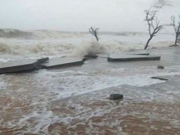 Bão số 15 diễn biến rất khó lường, cơ quan khí tượng đưa ra 2 kịch bản