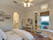 Nhà đẹp - Đây là lý do vì sao không nên đặt giường đối diện cửa sổ