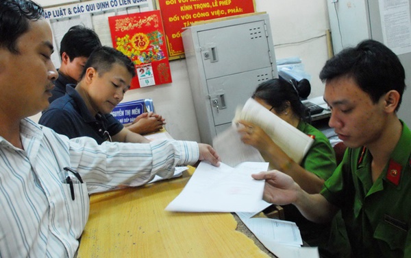 Người dân được cung cấp thông tin, tài liệu liên quan đến việc thực hiện quyền tự do cư trú của mình khi có yêu cầu. Ảnh minh họa: TL