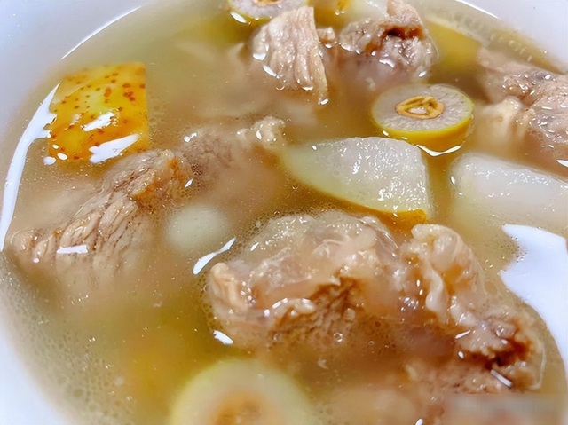 Quả ô liu thêm vào món canh tốt cho sức khỏe.