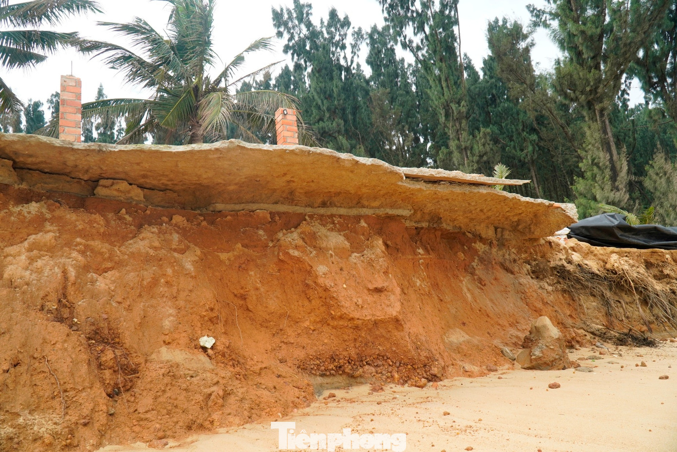 Cảnh tượng chưa từng thấy tại bãi tắm nổi tiếng xứ Huế - 13