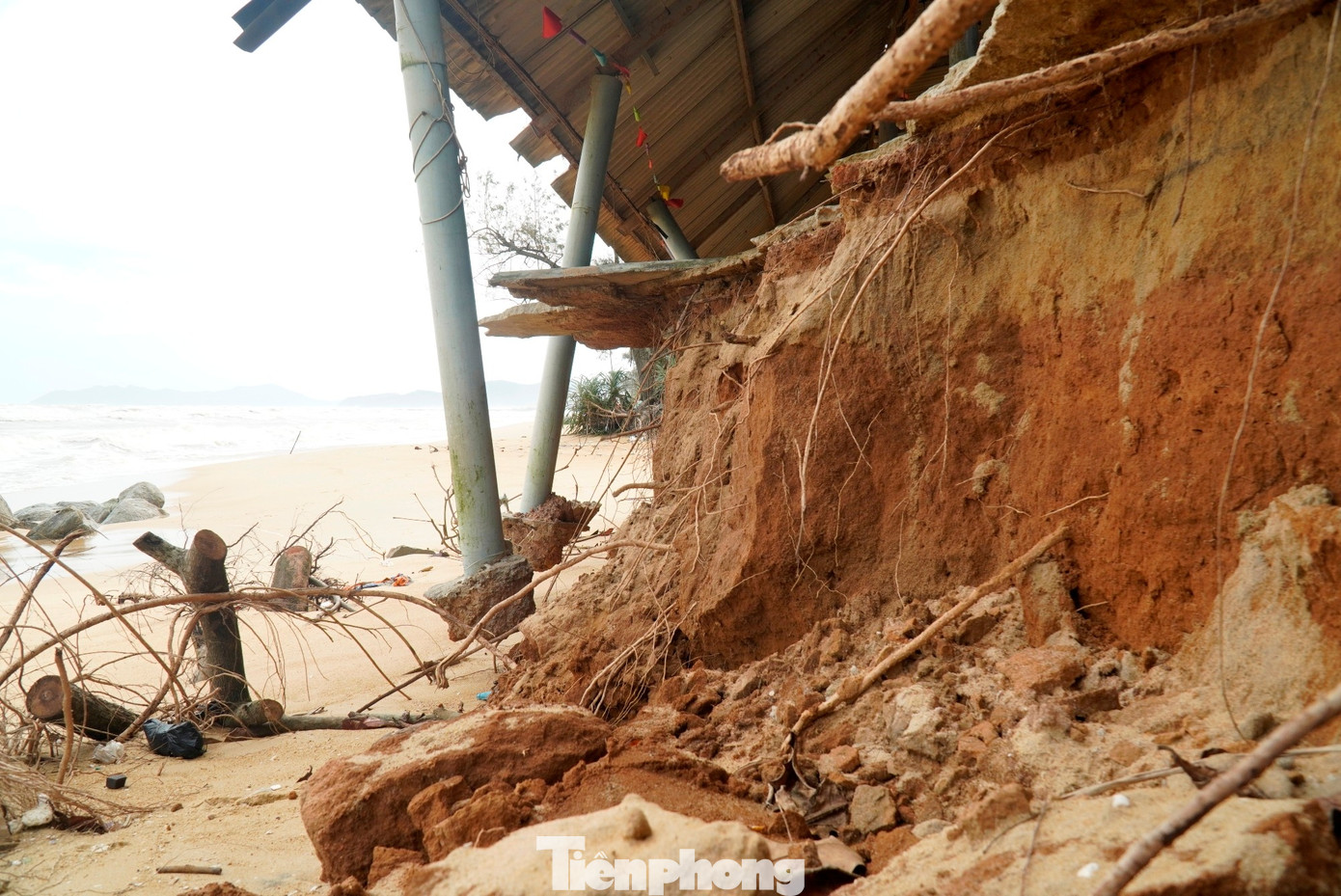 Cảnh tượng chưa từng thấy tại bãi tắm nổi tiếng xứ Huế - 17