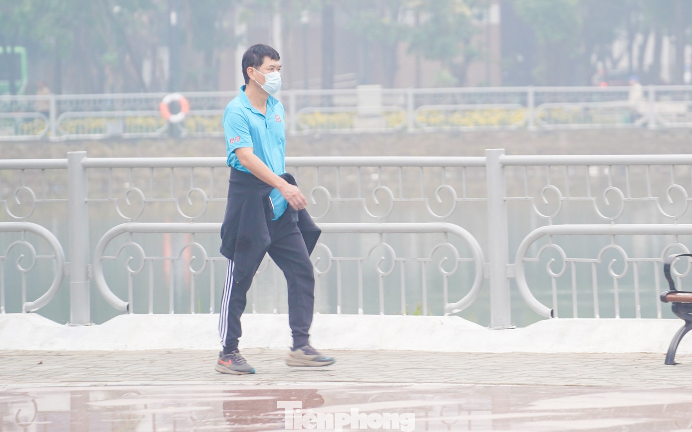 Hà Nội amp;#34;chìm nghỉmamp;#34; trong ô nhiễm không khí - 4