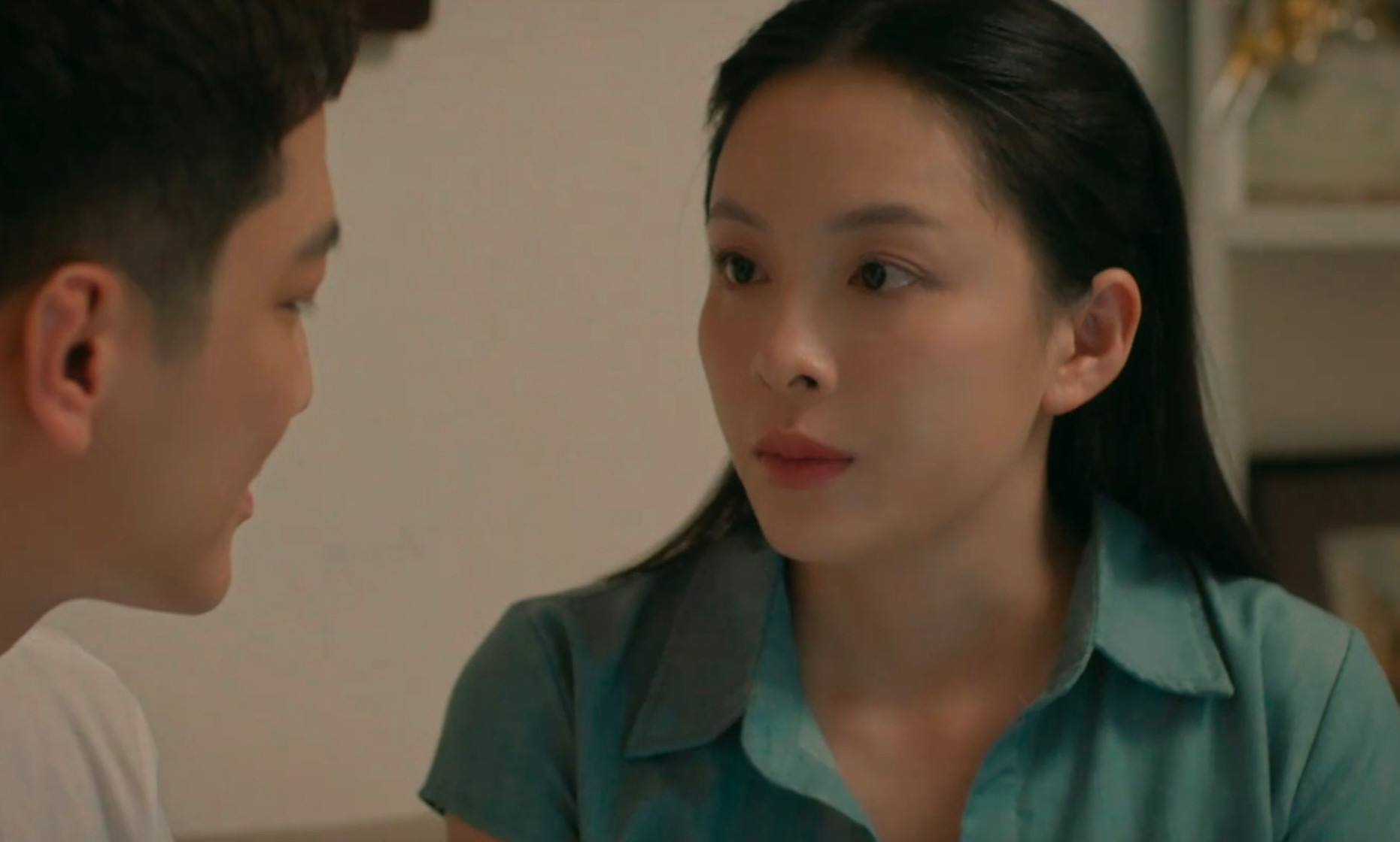 Cùng với nhân vật Nghiêm do Chí Nhân đóng, vai Nga của Ngọc Trâm là 1 trong 2 nhân vật bị ghét nhất phim Cách em 1 milimet.