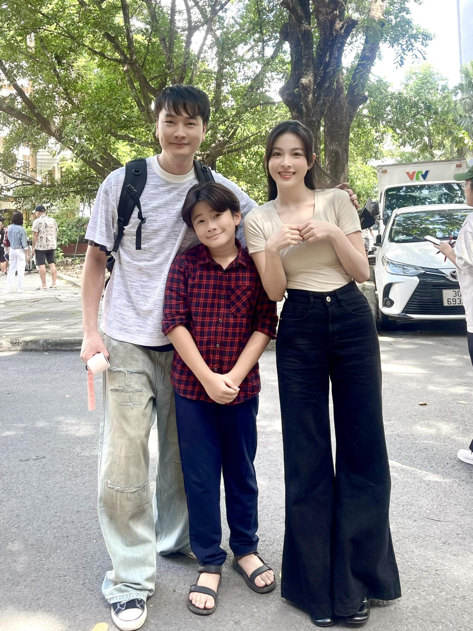 Nga là bạn gái của Đức (Trọng Lân thủ vai) - người em thân thiết của nhóm đại bản doanh. Nga vì sợ Nghiêm không nhận xét tốt vào hồ sơ thực tập nên đã nói dối, đổ hết tội lỗi cho bạn trai trước đó đã cứu mình. 