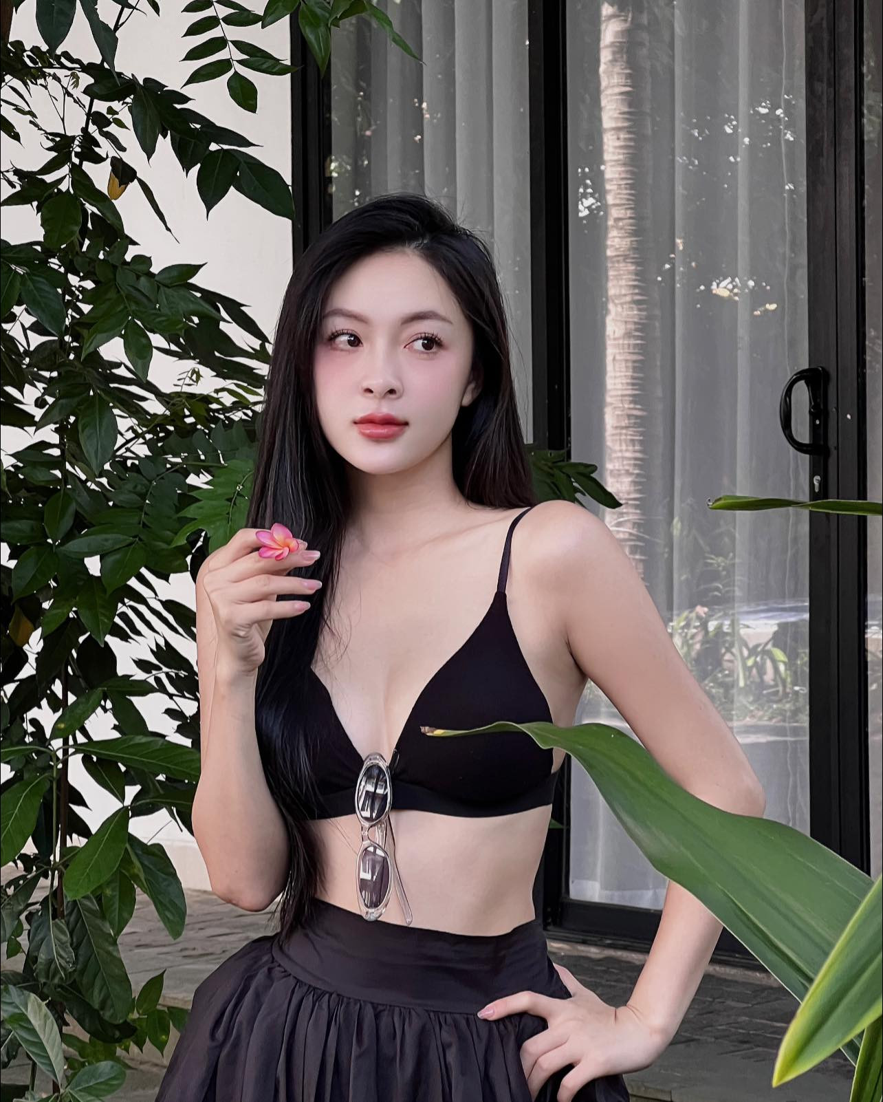 Hiện tại, Ngọc Trâm đang theo học lớp đào tạo diễn viên truyền hình của VFC.