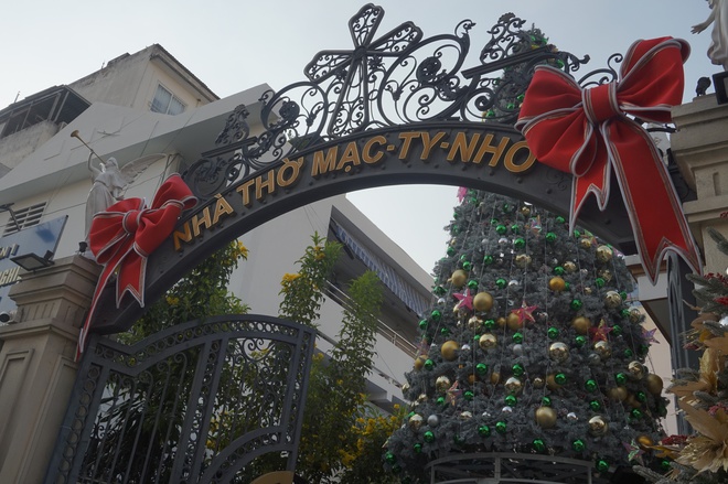 Video: Tphcm Trang Hoàng Giáng Sinh Sớm, Nhà Thờ Đức Bà Rực Đèn Nhà Thờ Mạc Ty Nho Trang Hoàng Lộng Lẫy Chờ Đón Giáng Sinh.