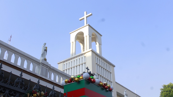 Video: Tphcm Trang Hoàng Giáng Sinh Sớm, Nhà Thờ Đức Bà Rực Đèn Video: Tphcm Trang Hoàng Giáng Sinh Sớm, Nhà Thờ Đức Bà Rực Đèn - 11