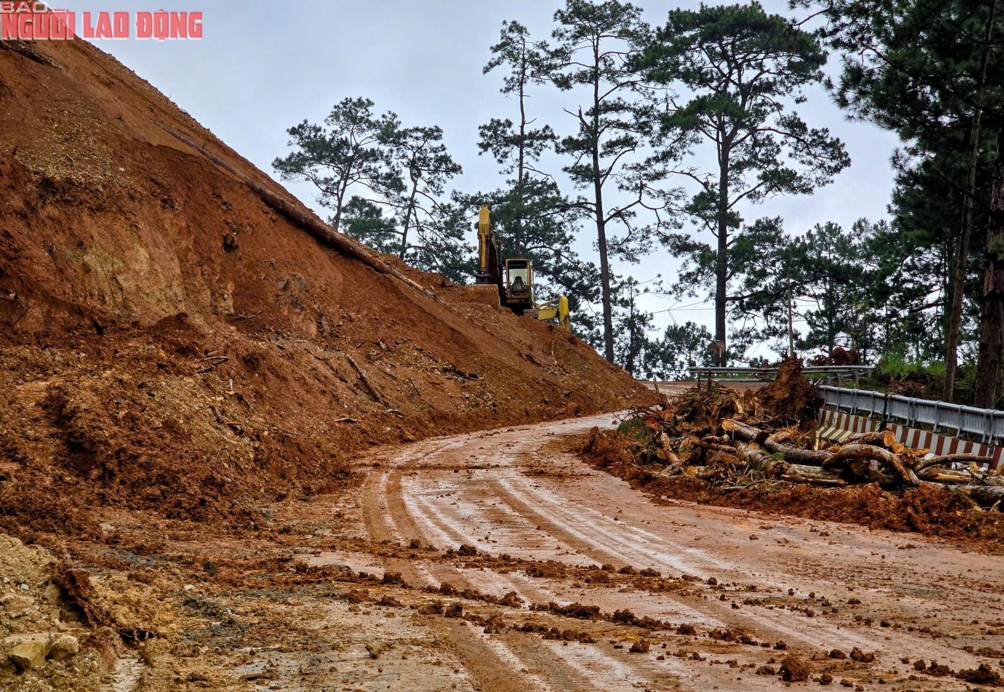 Hiện trạng đèo Damp;#39;ran nối Lâm Đồng - Khánh Hoà sau gần 1 tháng sửa chữa - 4