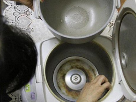 Cách vệ sinh nồi cơm điện trong vòng nốt nhạc khiến vi khuẩn không lây lan