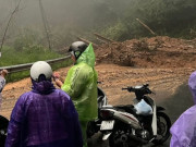 Tin tức - Đèo Gia Bắc sạt lở, 20 xe mắc kẹt trên đèo