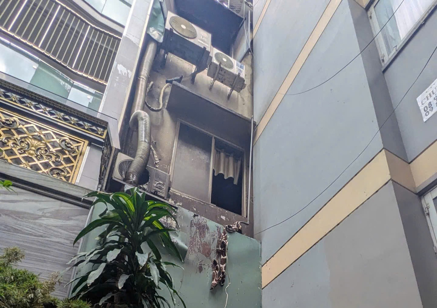 Cấu trúc nhà ống góp phần gây nguy hiểm khi có cháy.