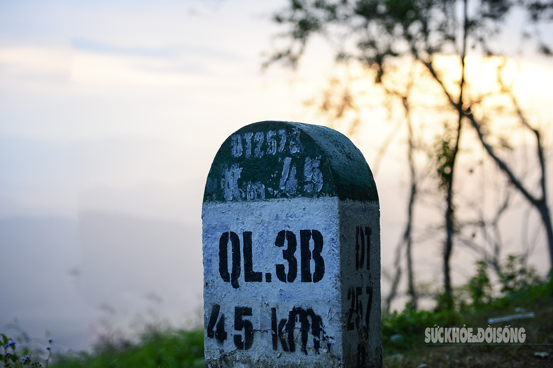 Theo Chân Giới Trẻ Lên Đồn Đèn Đón Bình Minh Và Săn Biển Mây Tuyệt Đẹp Img Src/Upload/4-2025/Images/2025-12-07/1765073707-Theo-Chan-Gioi-Tre-Len-Don-Den-Don-Binh-Minh-Va-San-Bien-May-Tuyet-Dep-1-3759-Width1960Height2940.Jpg Width660 /