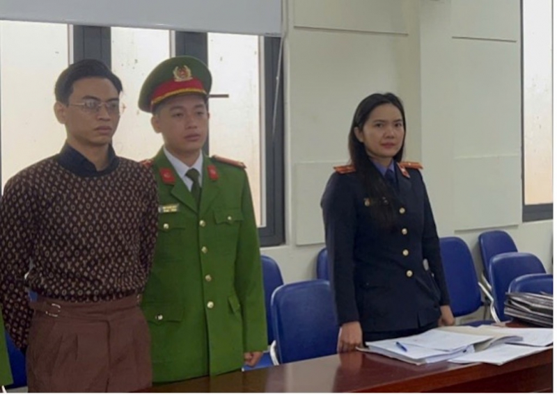 Bắt tạm giam amp;#34;tổng tàiamp;#34; chỉ đạo đánh người tại quán cà phê - 1