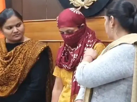 Bé gái 6 tuổi bị cô ruột dìm chết giữa đám cưới vì 'xinh hơn'