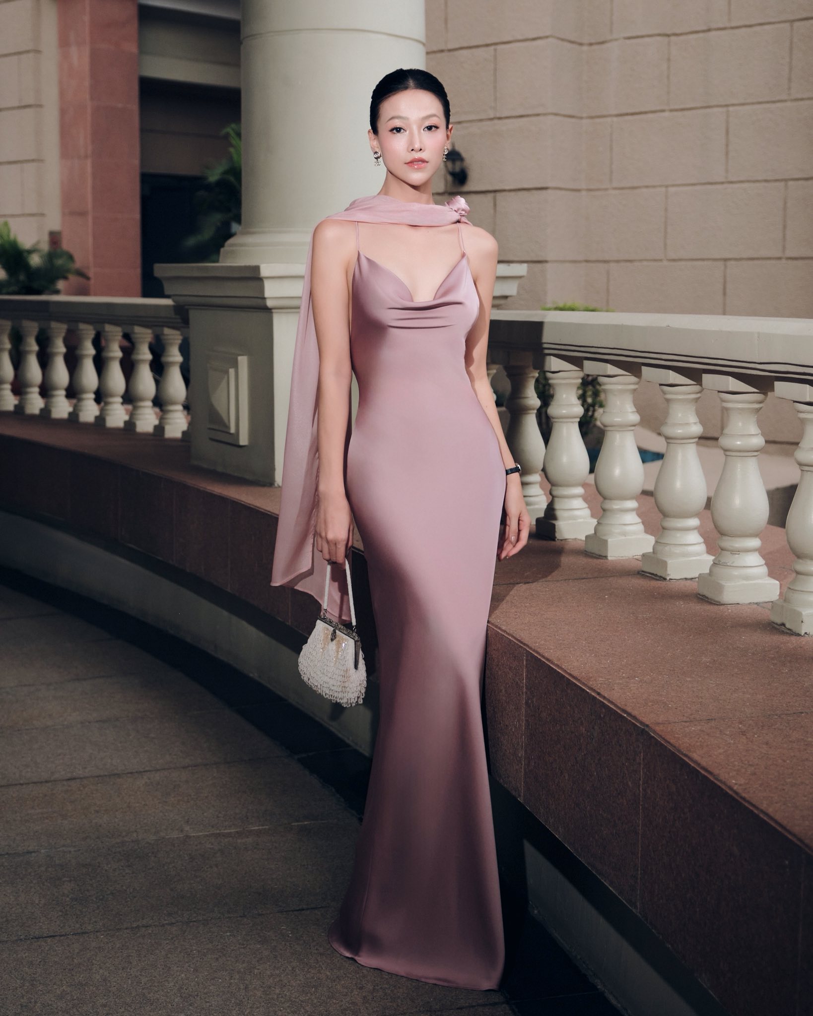 Xuất hiện rực rỡ nhất trong dàn khách mời tại đám cưới Tiên Nguyễn, Hoa hậu Phương Khánh hiện sống ra sao? - 1