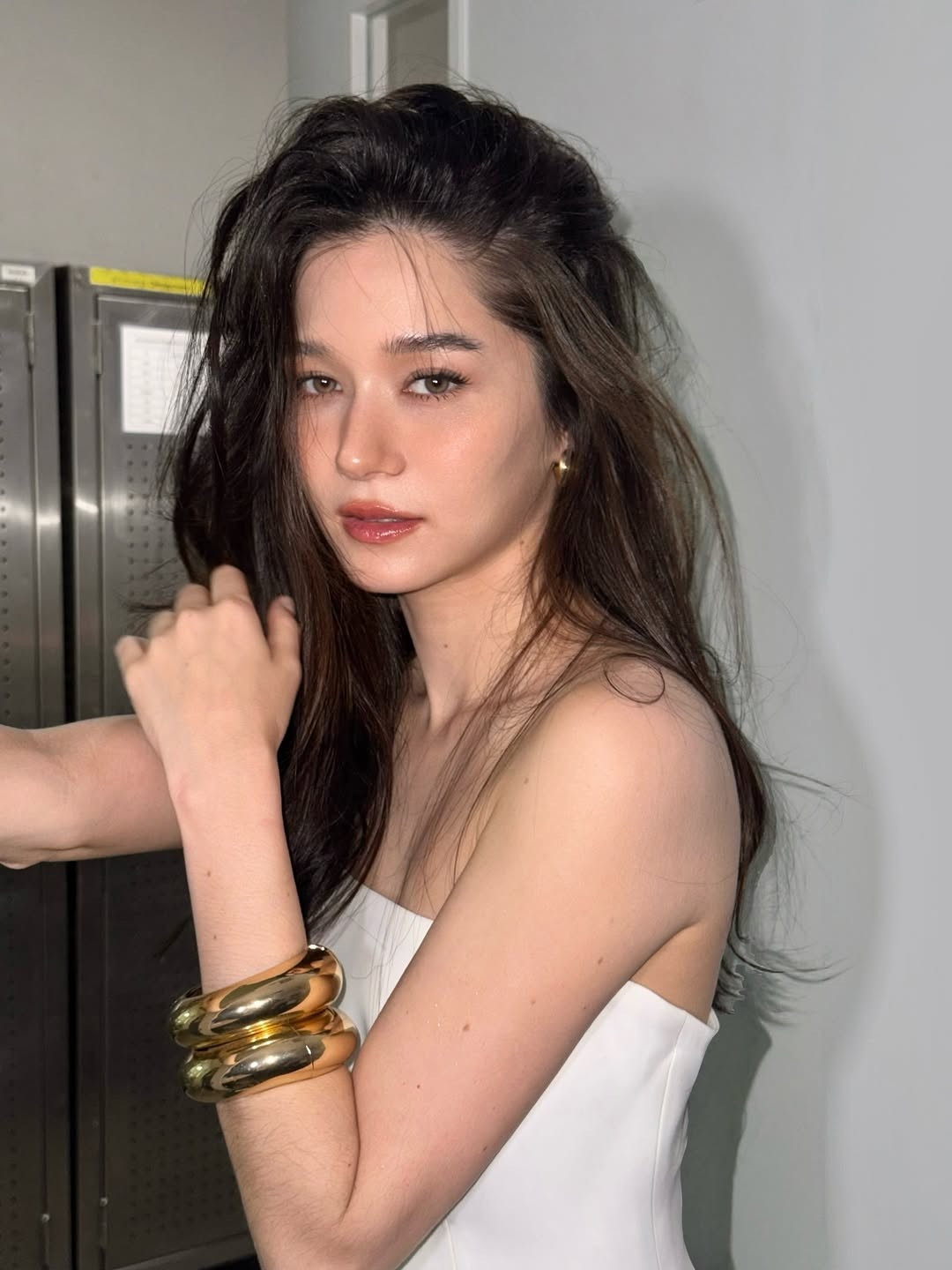 Lên tiếng sau sự cố phần trình diễn ca khúc 1% cùng Golf F.HERO (Nattawut Srimhok) và TWOPEE (Pittawat Prukskul), cô khẳng định lỗi phát sinh từ nhiều trục trặc kỹ thuật ngoài ý muốn.