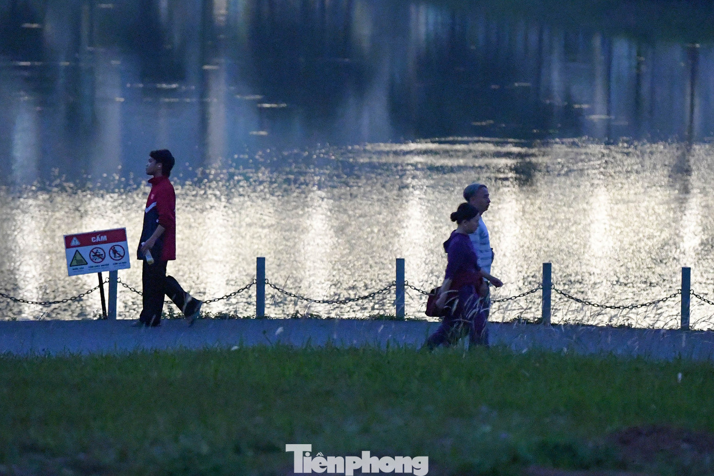 Người Hà Nội đổi lịch tập thể dục để amp;#34;né bụiamp;#34; - 16