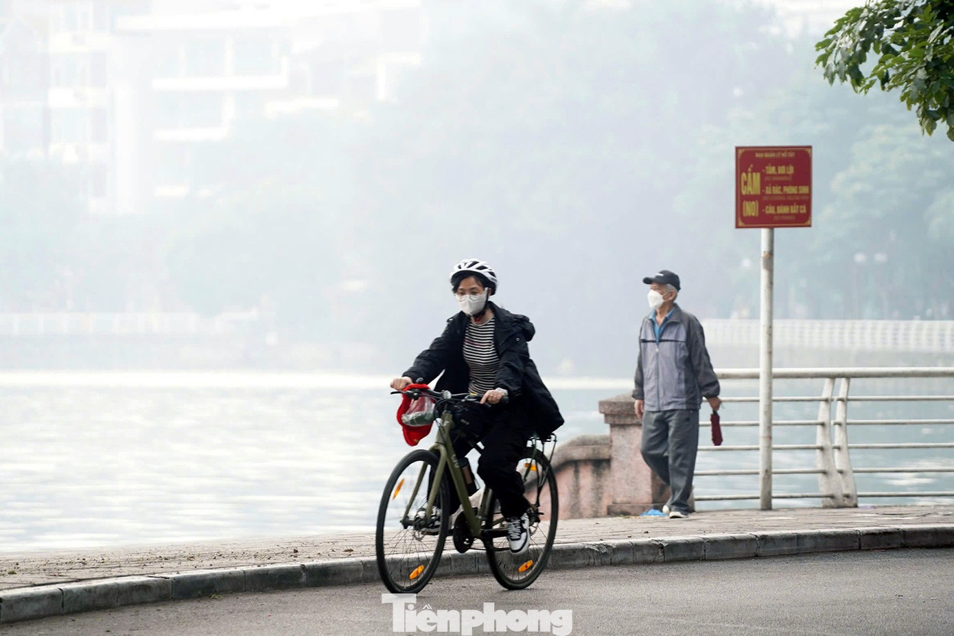 Người Hà Nội đổi lịch tập thể dục để amp;#34;né bụiamp;#34; - 13