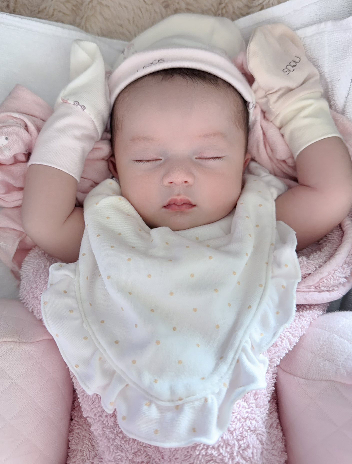 Con gái Phương Lê - Vũ Luân được khen amp;#39;như thiên thầnamp;#39; - 9