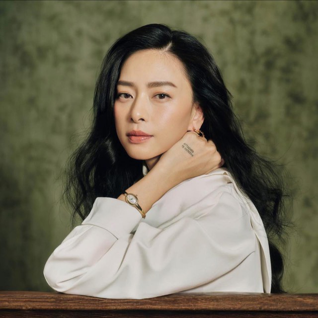 Nhờ việc chăm sóc tốt sau sinh nên Ngô Thanh Vân cũng lấy lại được làn da khỏe đẹp như lúc trước sinh nở.