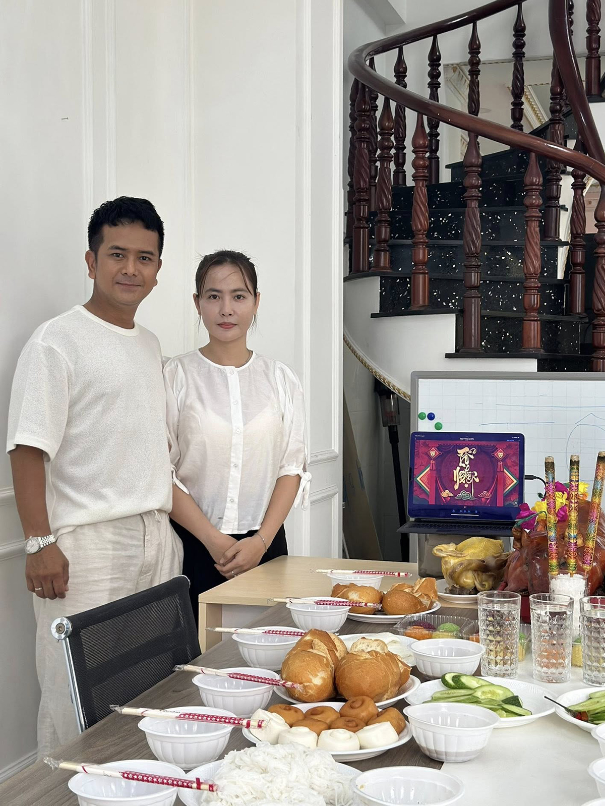 Hạnh phúc ở tuổi 42 của amp;#39;bé Anamp;#39; Hùng Thuận - 7