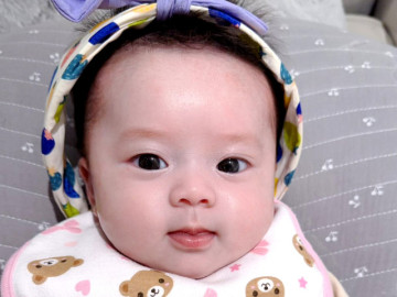 Con gái Phương Lê - Vũ Luân được khen 'như thiên thần'