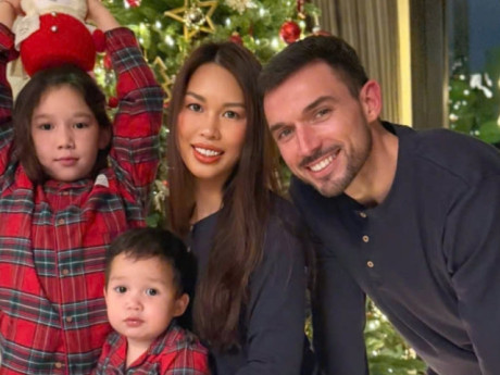 Căn hộ cao cấp của siêu mẫu Hà Anh lộng lẫy đón Giáng sinh