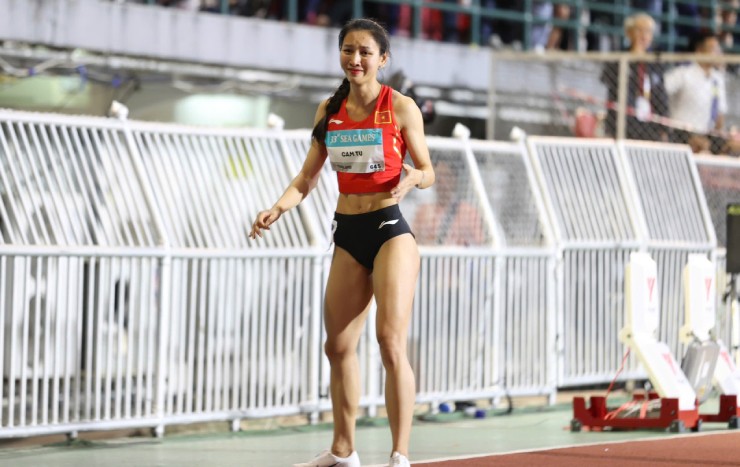 amp;#34;Đoá hồngamp;#34; điền kinh Cẩm Tú bật khóc, phá kỷ lục quốc gia 15 năm ở SEA Games - 1