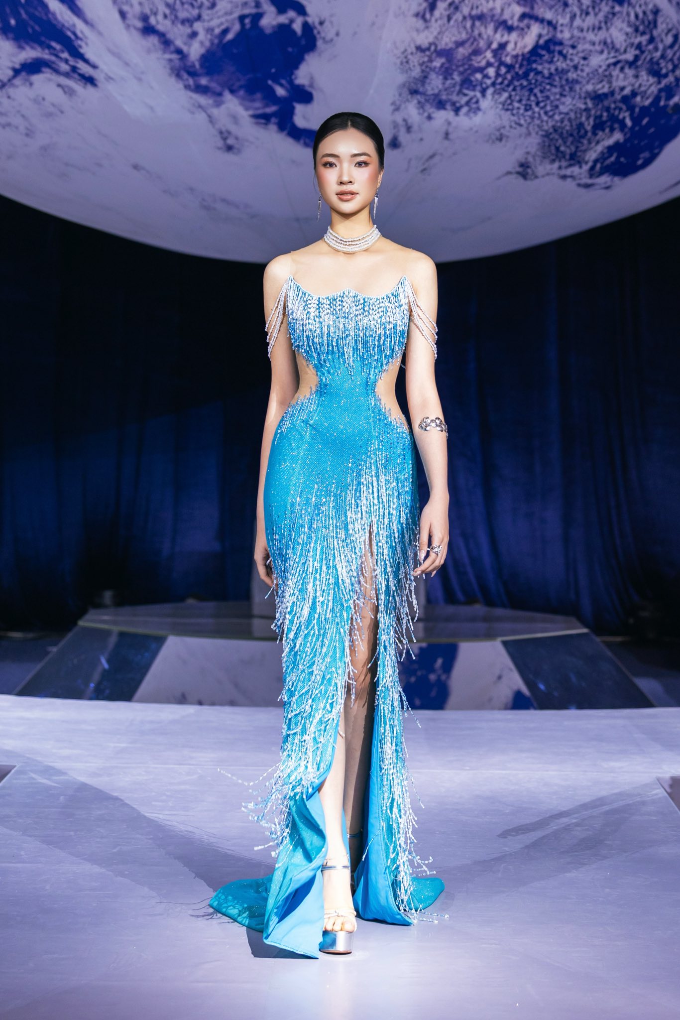 Chia sẻ khi trở lại với cuộc thi nhan sắc, Hồng Duyên bày tỏ: Ngày đẹp nhất là ngày mà bạn dám bắt đầu lại.