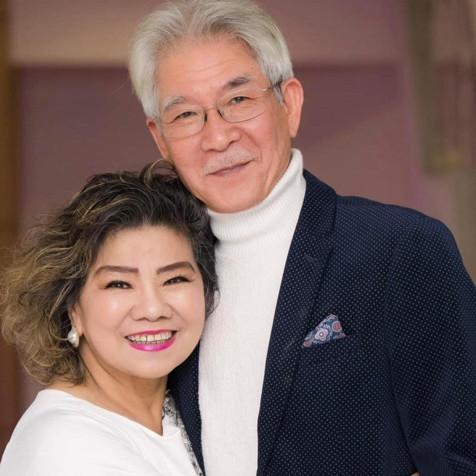 NSND Thanh Hoa hạnh phúc bên chồng - nghệ sĩ xiếc Tôn Thất Lợi. 