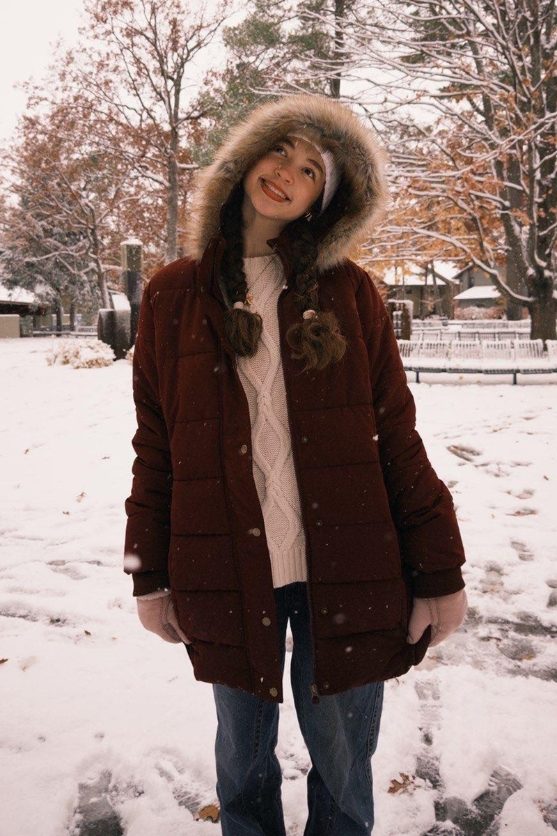 Siêu mẫu Ngọc Nga sống như bà hoàng bên chồng Tây kém tuổi, con trai lớn cao 2m - 7