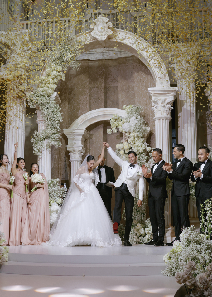 Vợ chồng Tiên Nguyễn trong hôn lễ tại Đà Nẵng. Ảnh: Je taime Art.