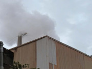 Clip Eva - Hàng nghìn người dân một làng ở Hà Nội kêu cứu vì nhà máy gạch nhả khói suốt 25 năm