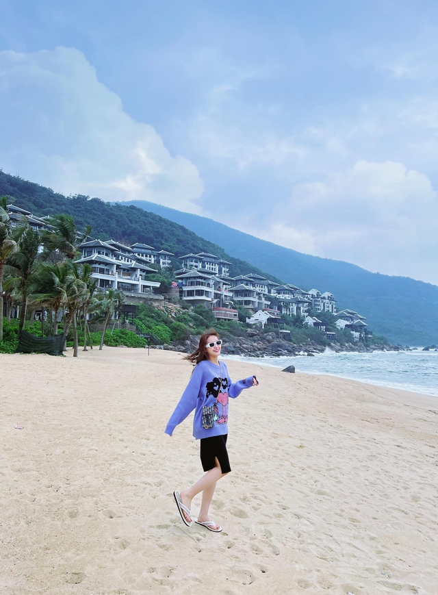 MC Huyền Trang Mù tạt với phong cách free style vừa khỏe khoắn, vừa năng động.