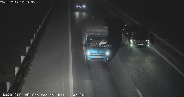 Trường hợp lái xe không thắt giây an toàn trên cao tốc Nội Bài - Lào Cai. Ảnh: Cục CSGT