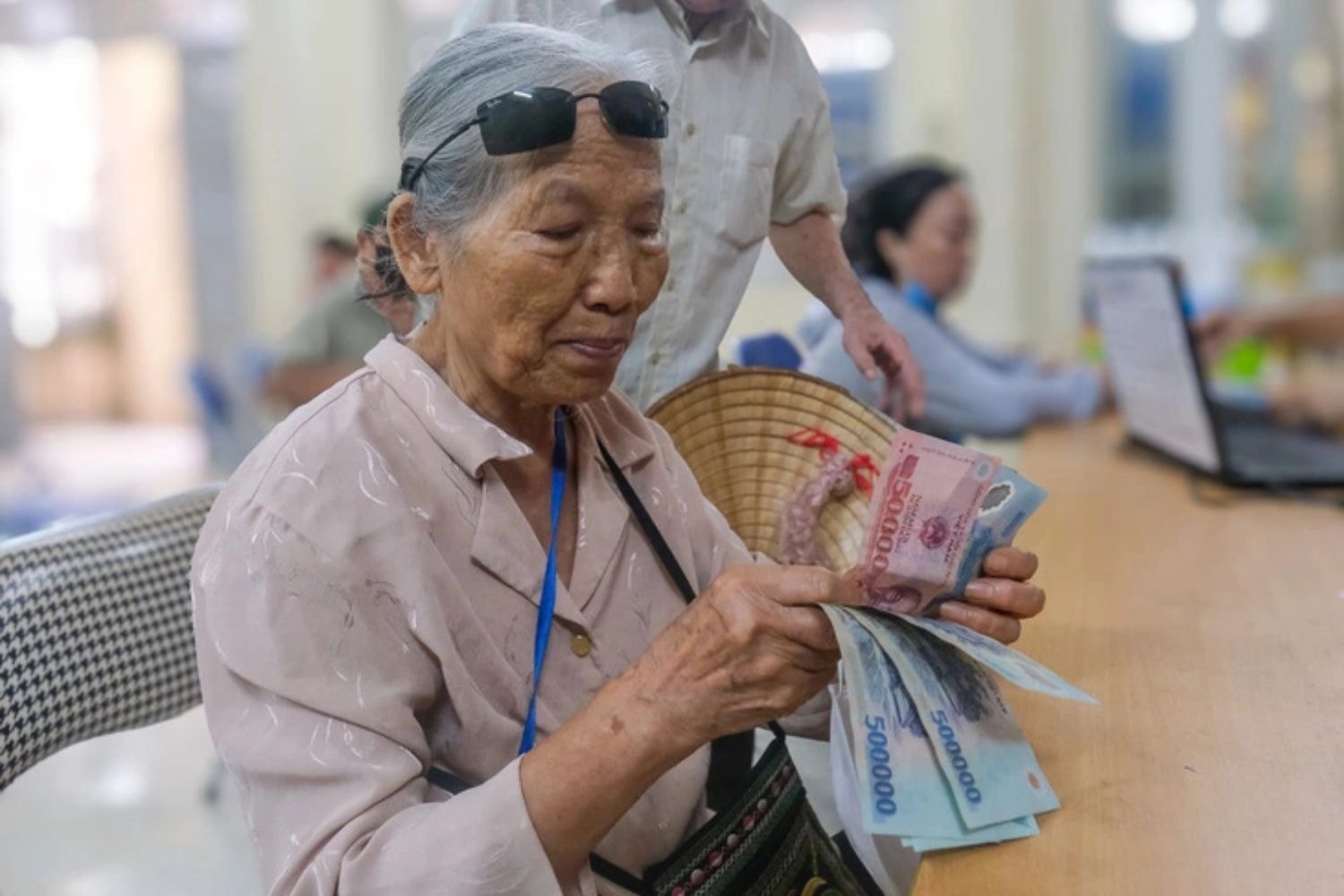 Theo Nghị quyết 63/2025/NQ-HĐND Hà Nội, nhiều đối tượng được hưởng chính sách trợ giúp xã hội của thành phố. Ảnh minh họa: TL