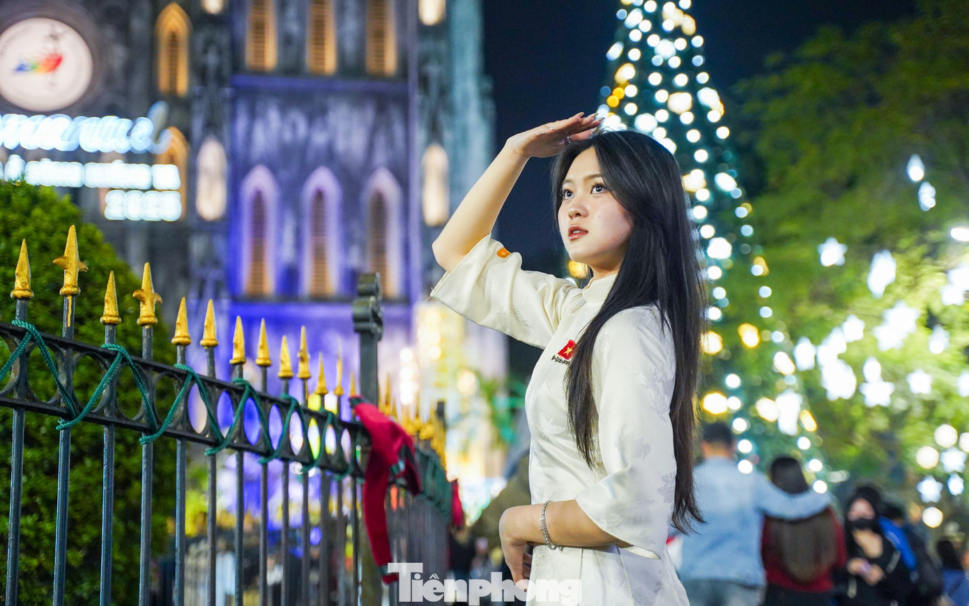 img src/upload/4-2025/images/2025-12-22/1766366399-tp-tienphong-465-width1390height869.jpg width660 /