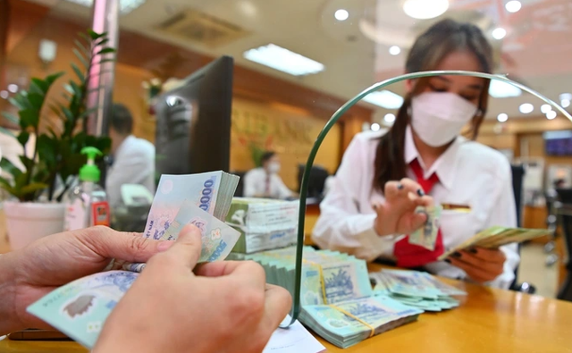 Nhiều ngân hàng trong thời gian gần đây đã đồng loạt phát đi thông báo về việc điều chỉnh giấy tờ tùy thân hợp lệ nhằm tuân thủ Thông tư 17/2024/TT-NHNN và Thông tư 18/2024/TT-NHNN của Ngân hàng Nhà nước.